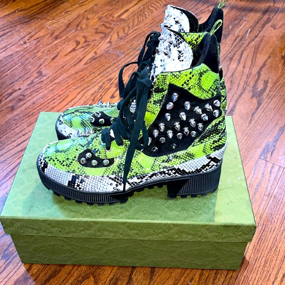 Cape Robbin Moto Boots
Green, Black & White Snake Skin Print Boots 
Size 9.5